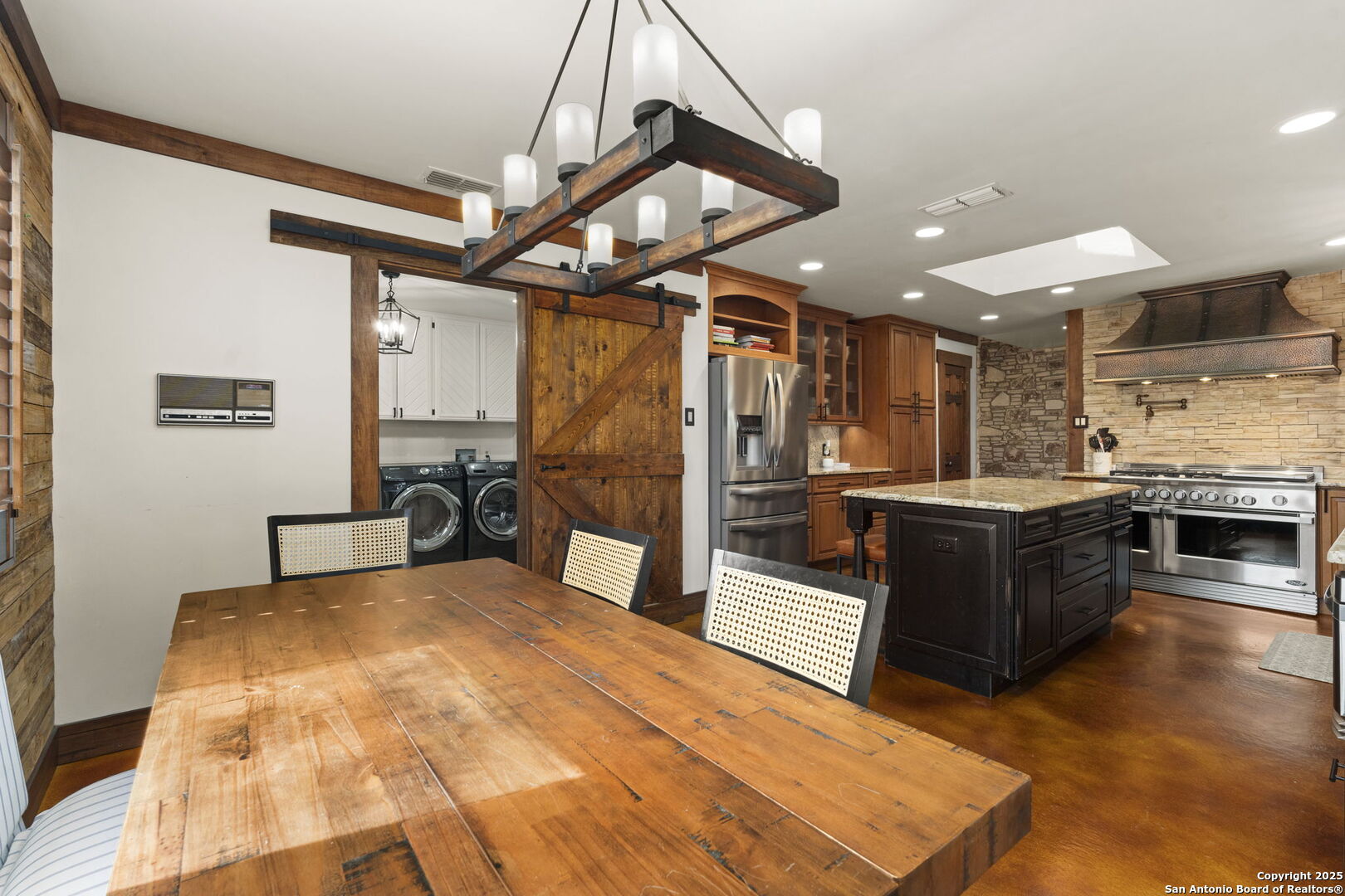 8707 Paisano Pass