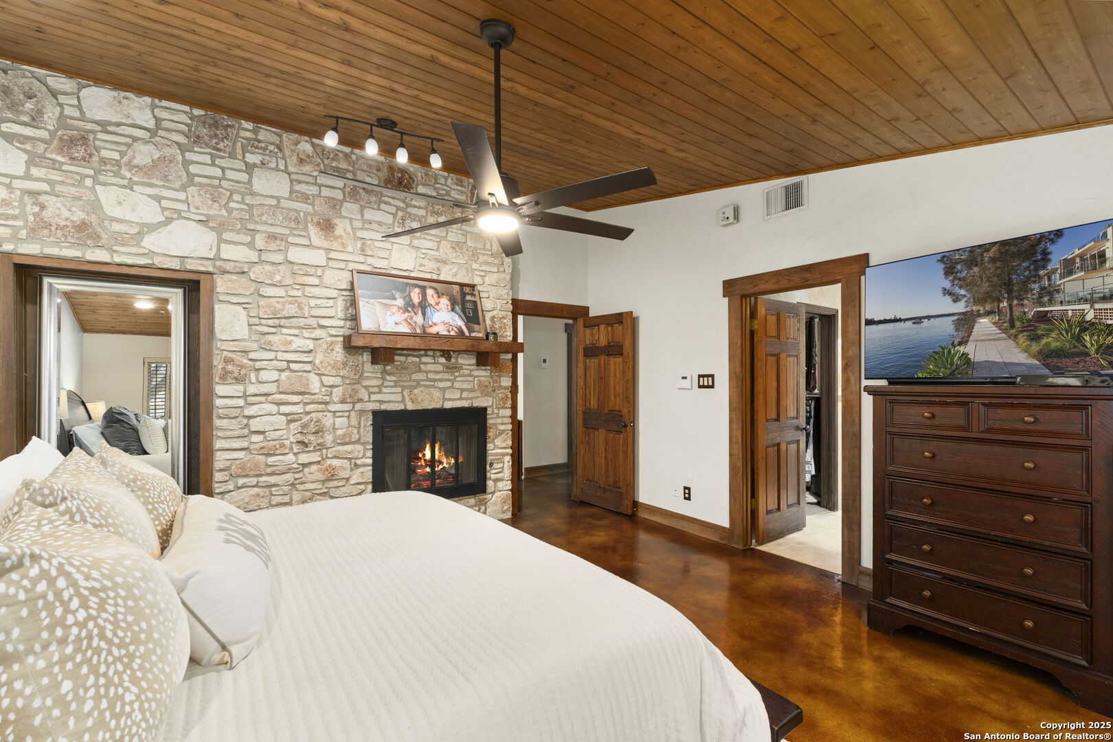 8707 Paisano Pass