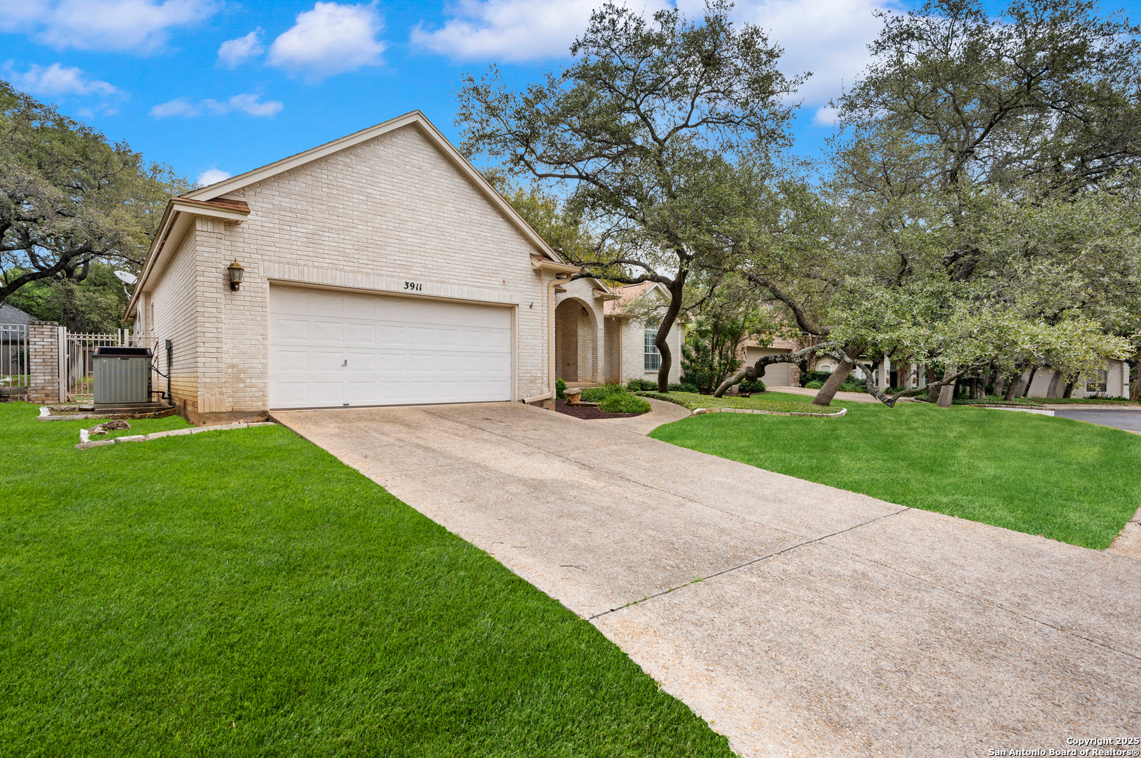 3911 Heights Way