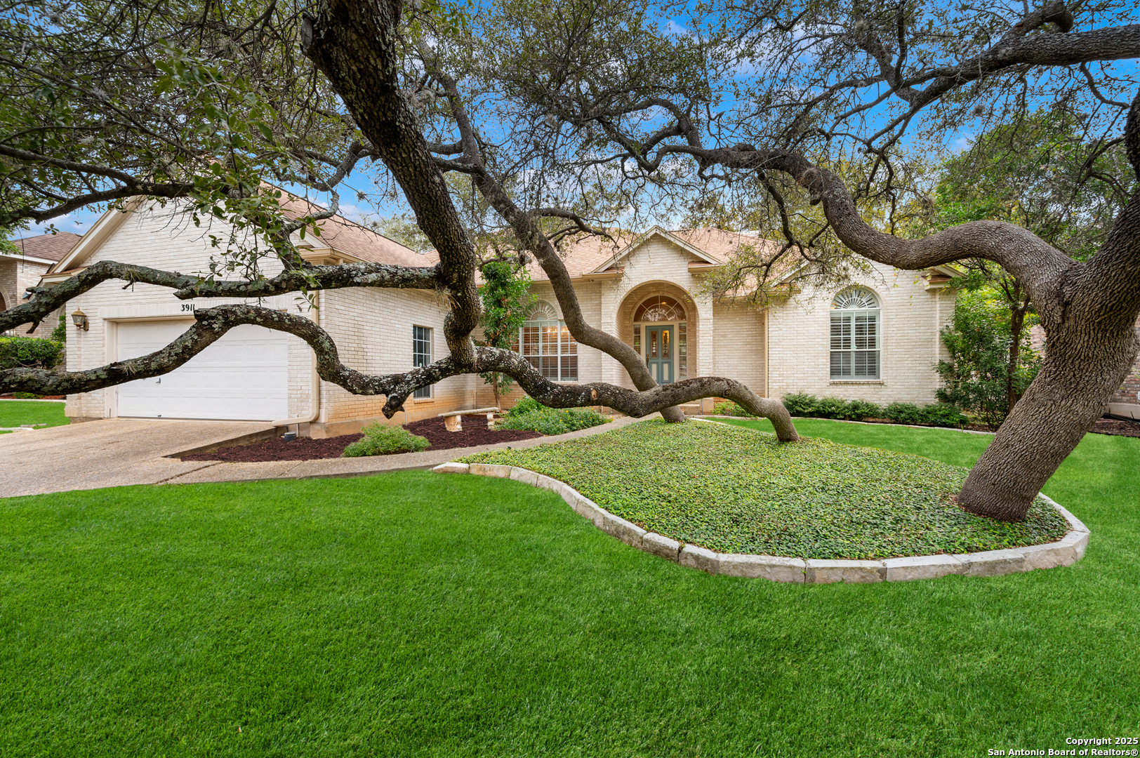 3911 Heights Way