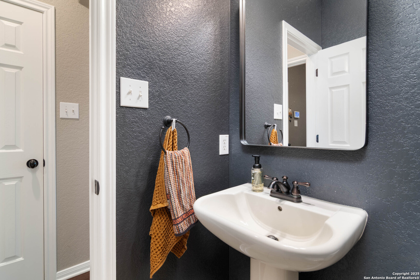 1214 Ashbury Bay