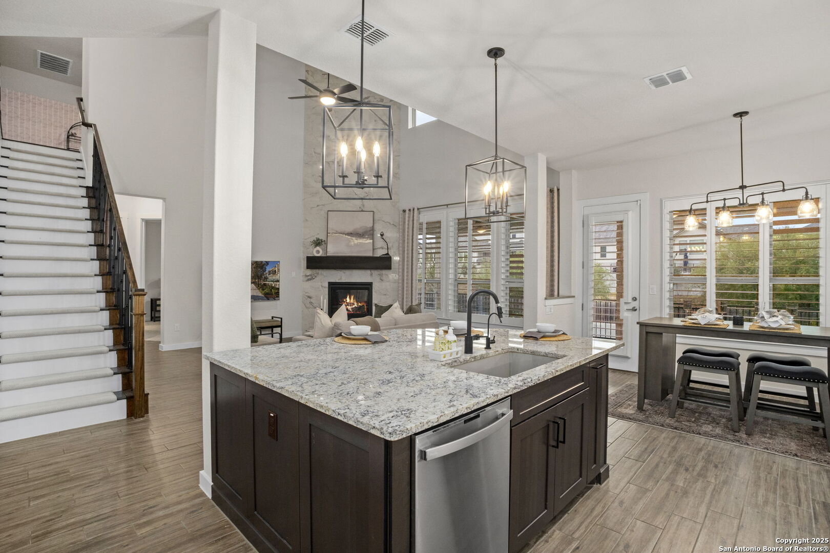 3827 Glenellen
