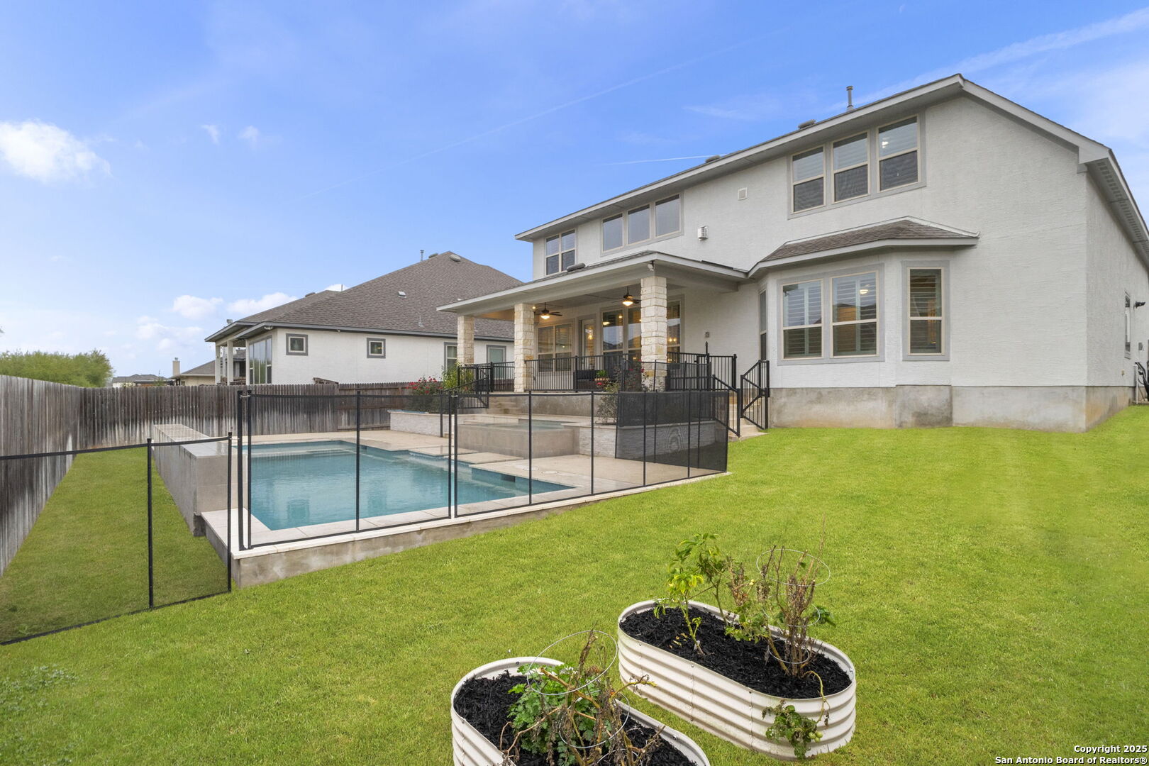 3827 Glenellen