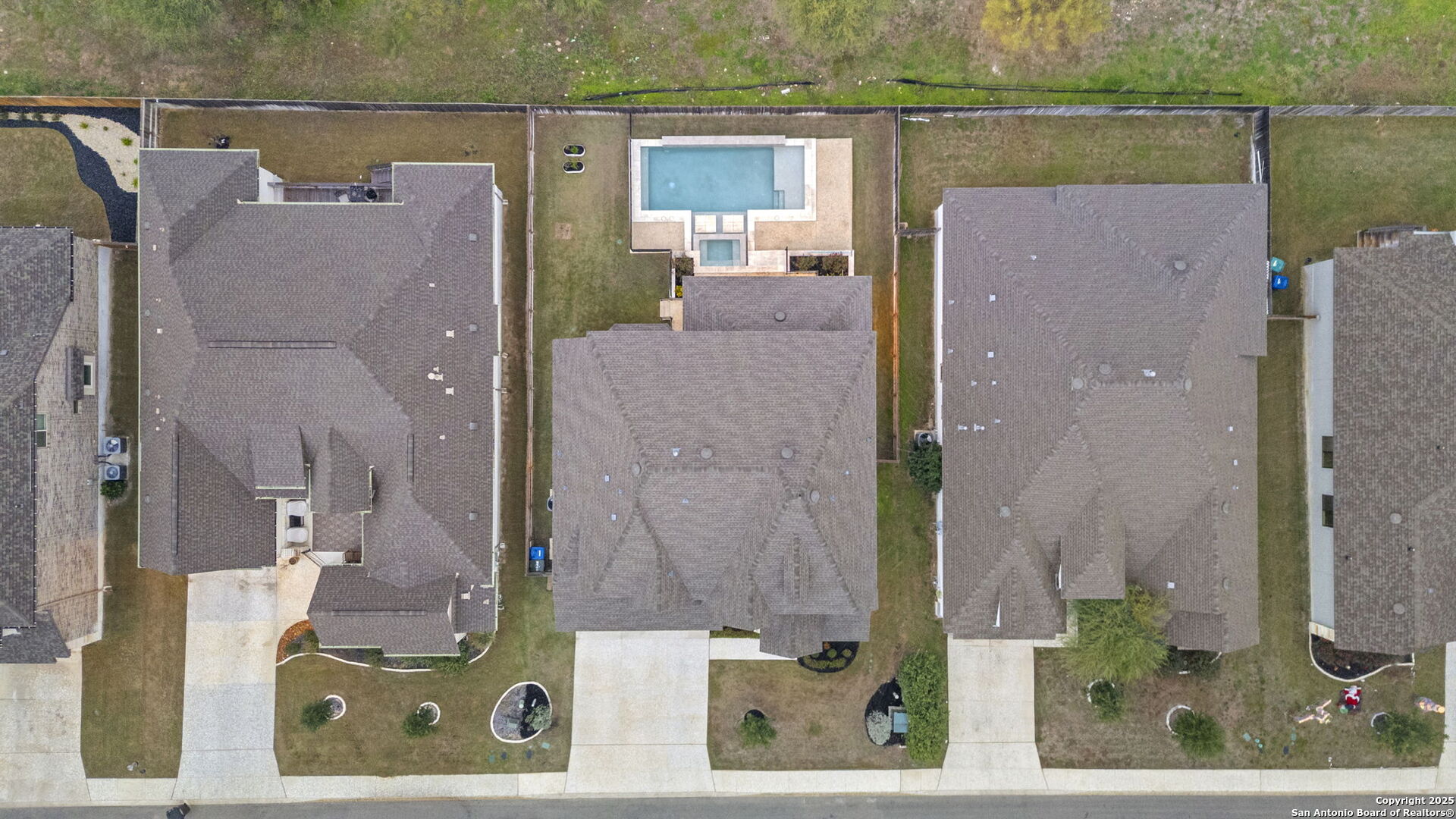 3827 Glenellen