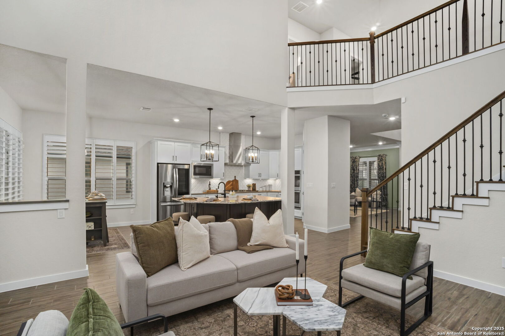 3827 Glenellen