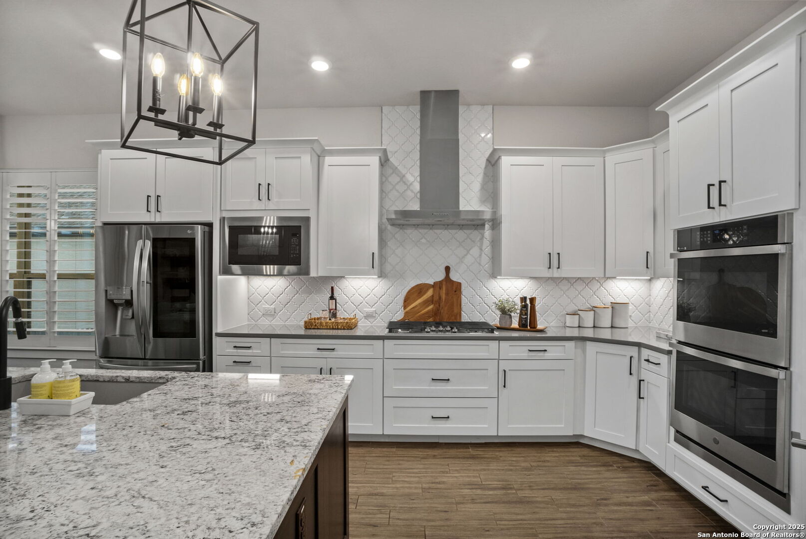3827 Glenellen