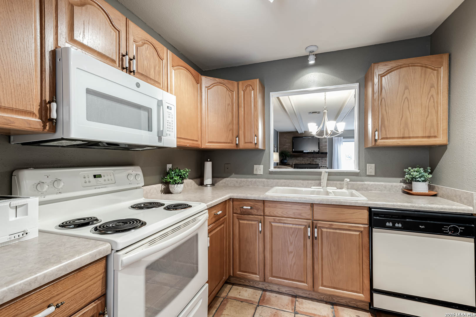 11303 Vance Jackson E3