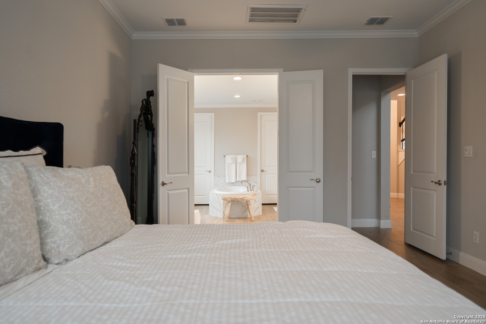 1729 Crystal Bridges