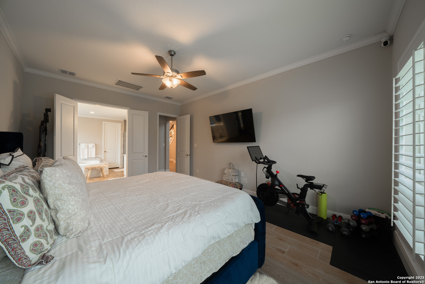 1729 Crystal Bridges