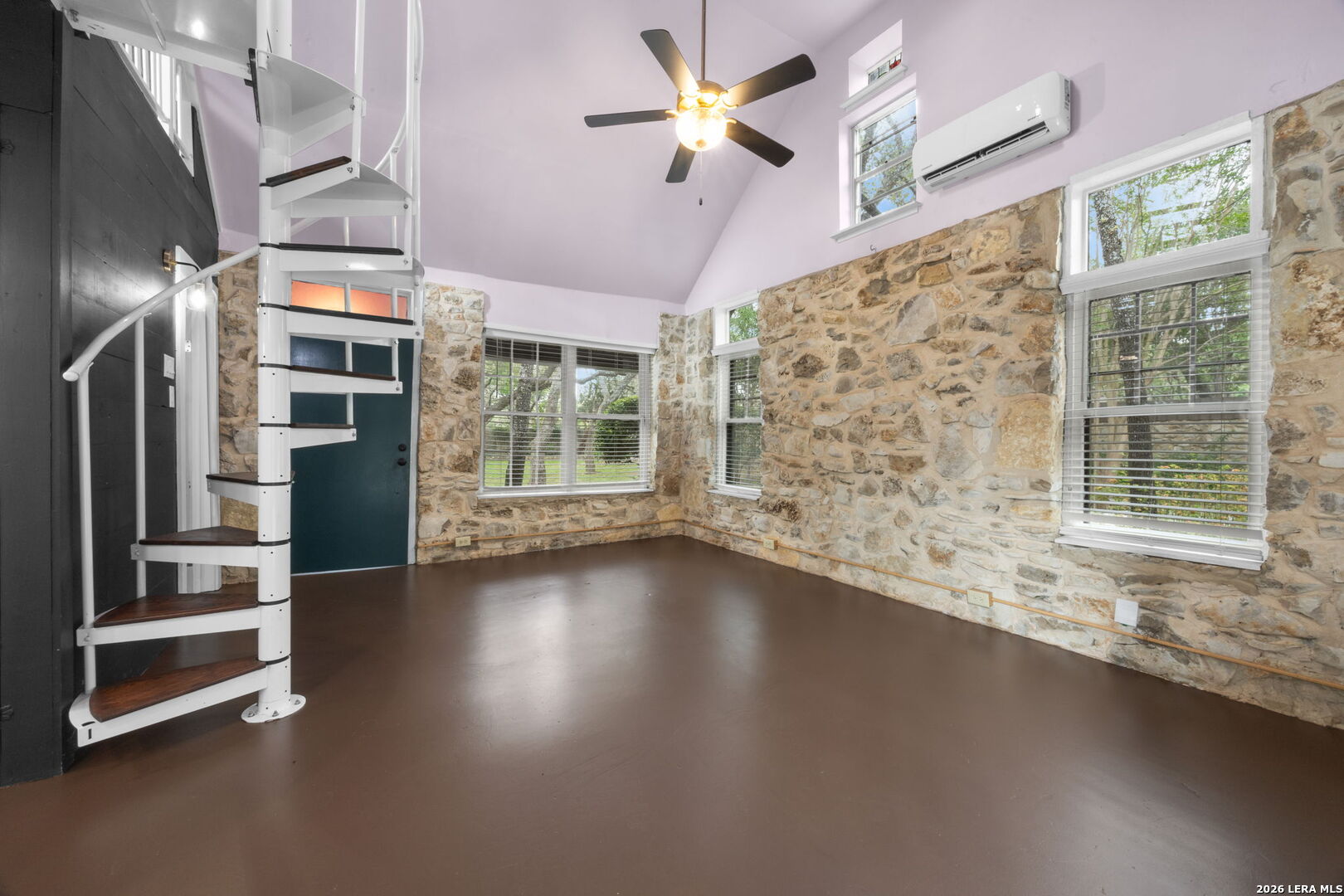 232 MEADOWBROOK DR