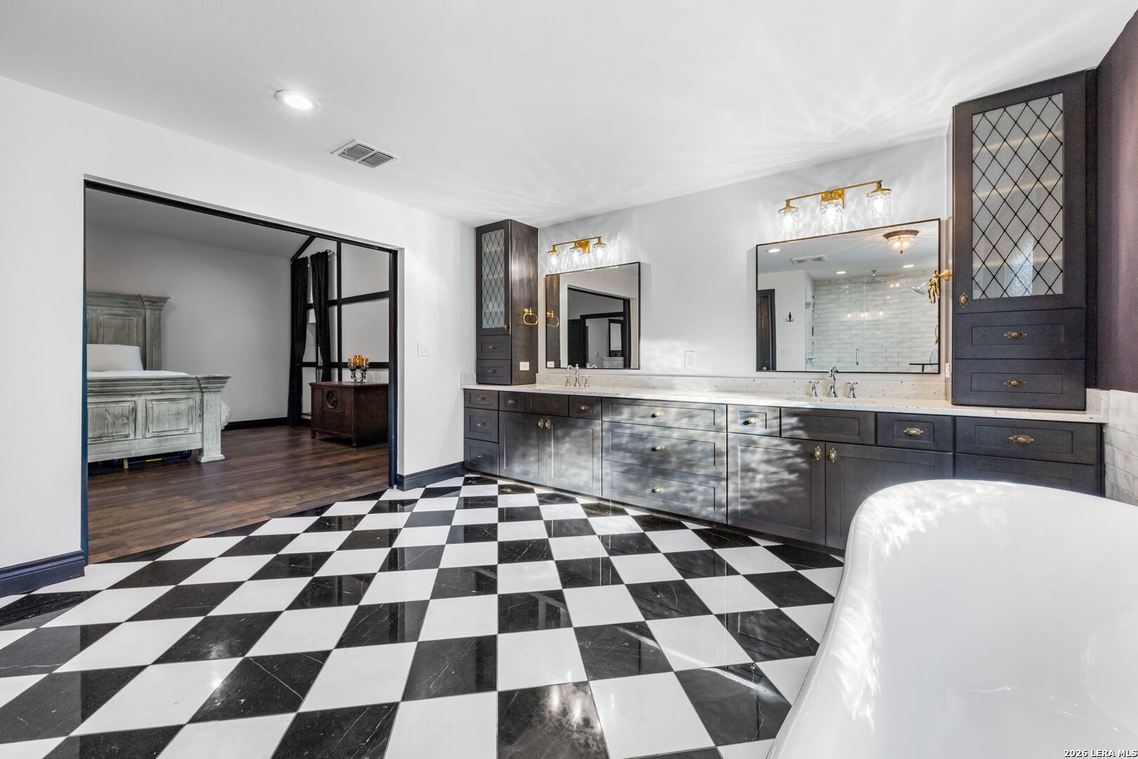 232 MEADOWBROOK DR
