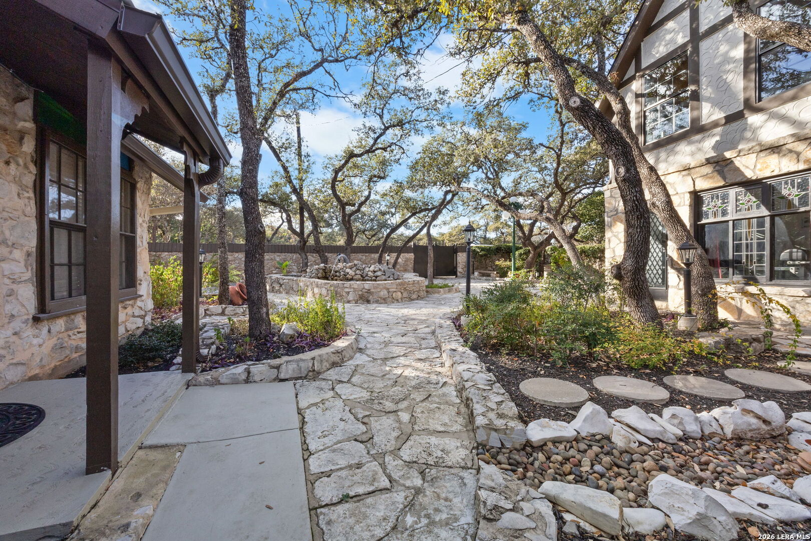 232 MEADOWBROOK DR