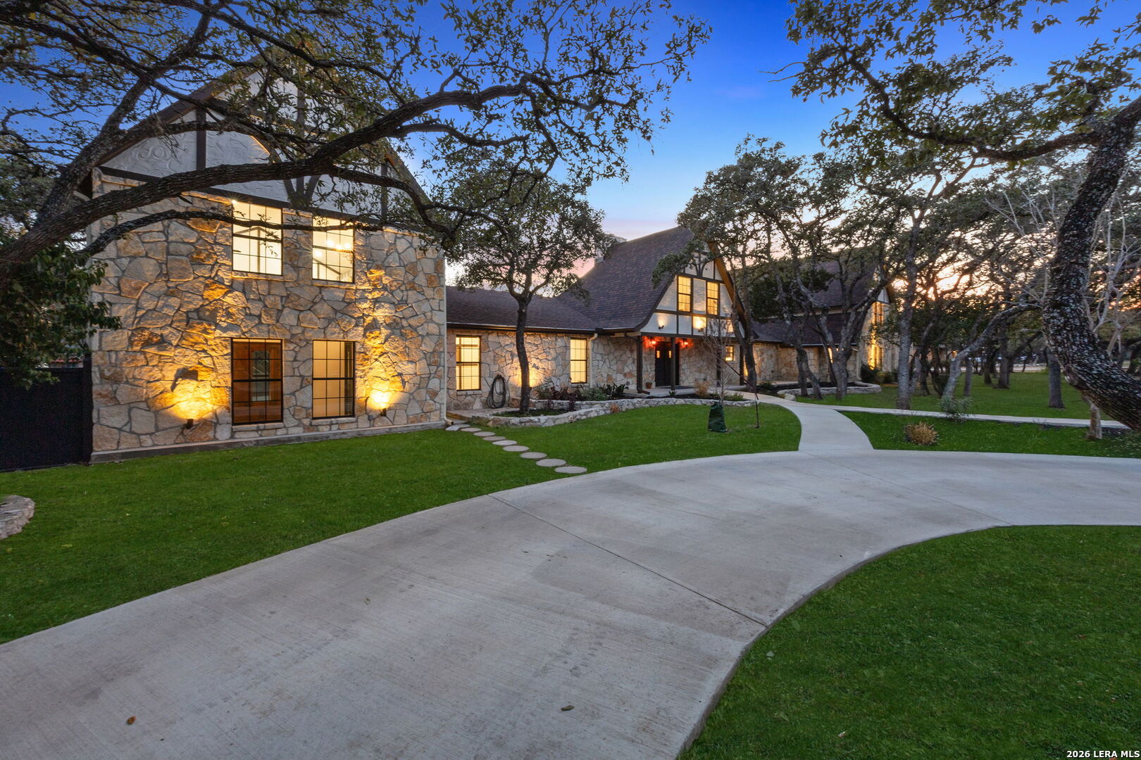 232 MEADOWBROOK DR