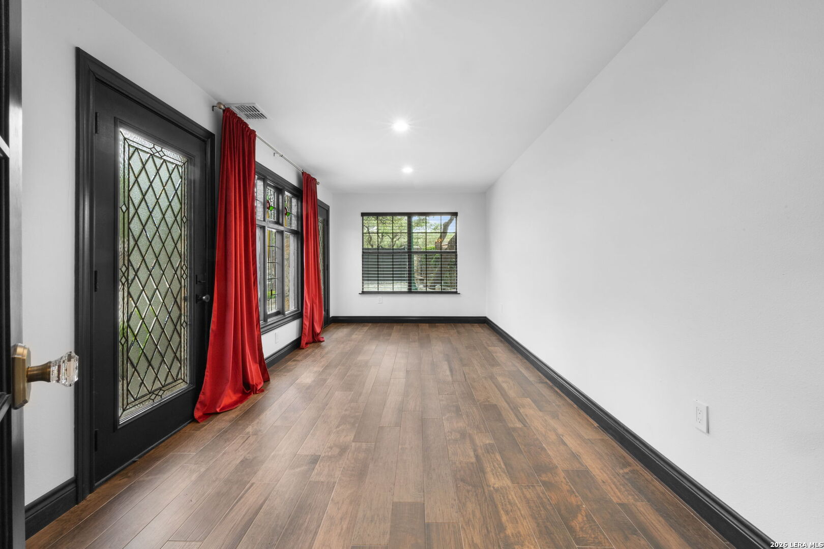 232 MEADOWBROOK DR