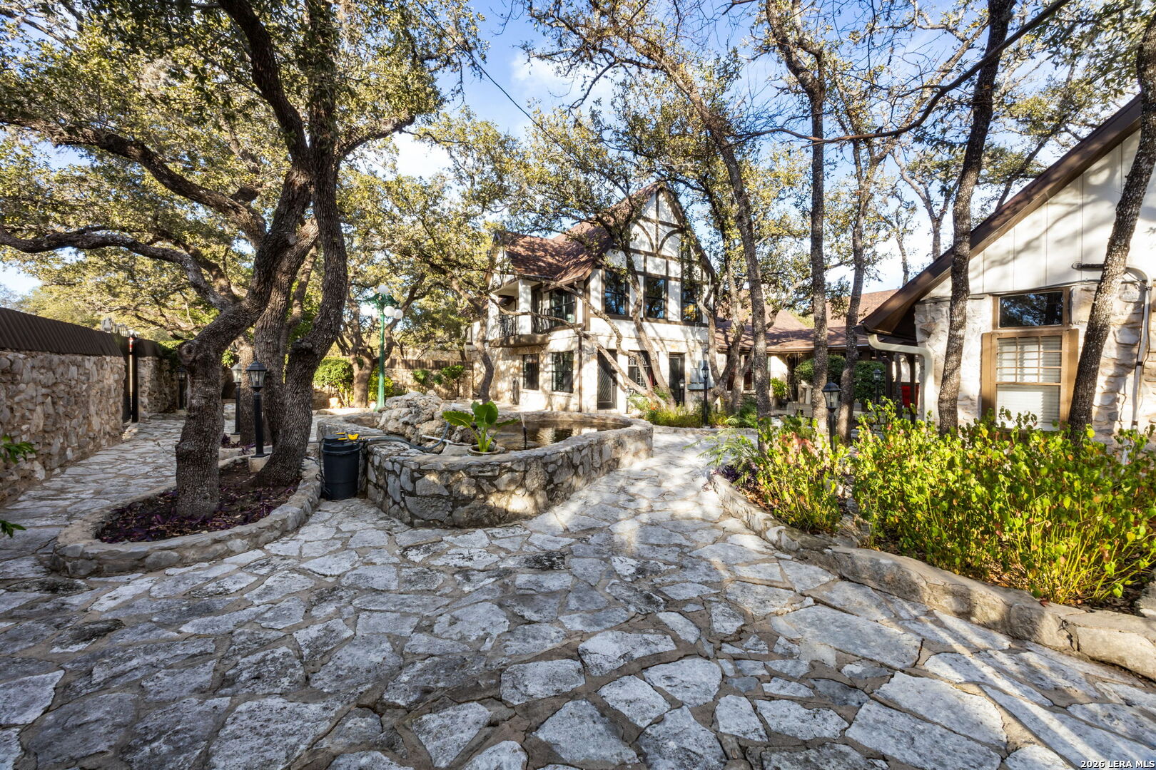 232 MEADOWBROOK DR
