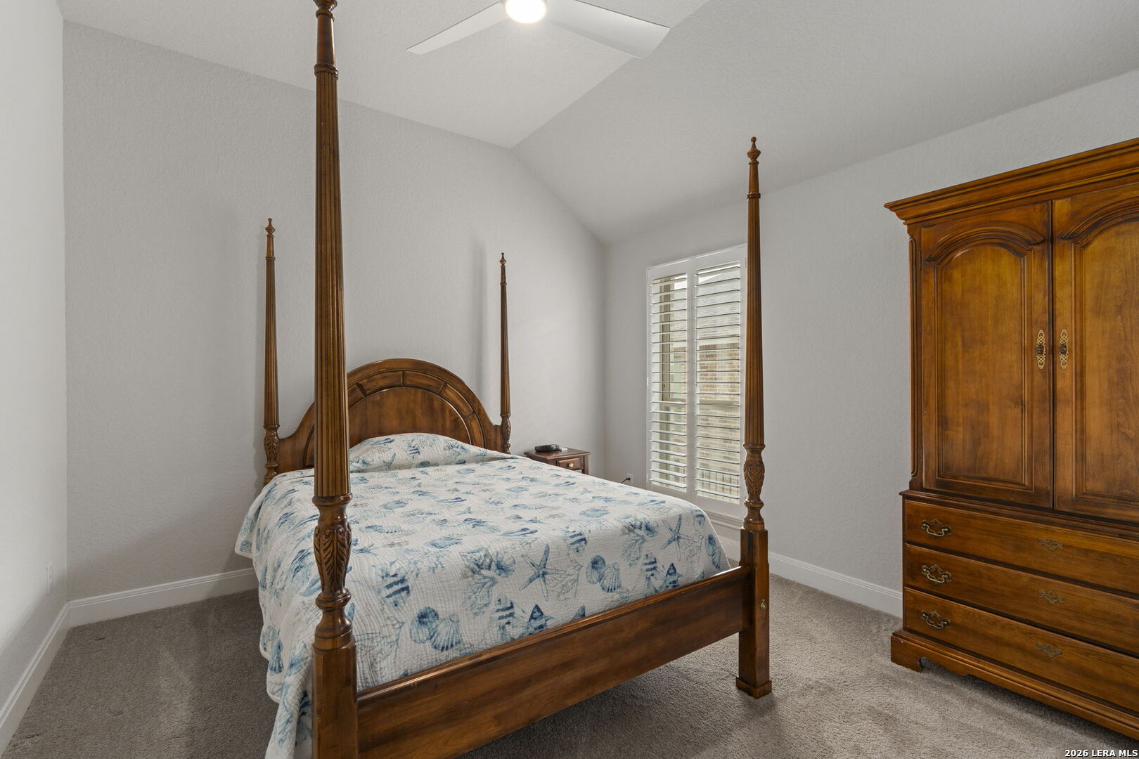 24066 Sidehill Lie