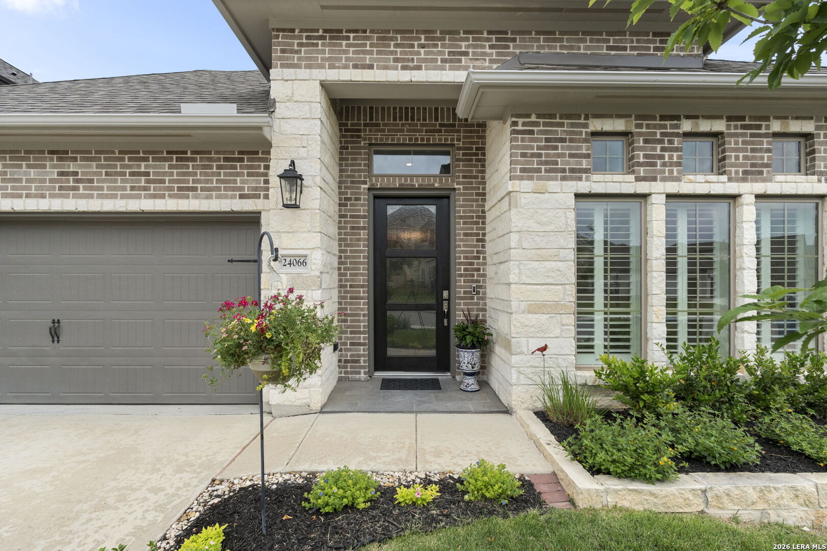 24066 Sidehill Lie