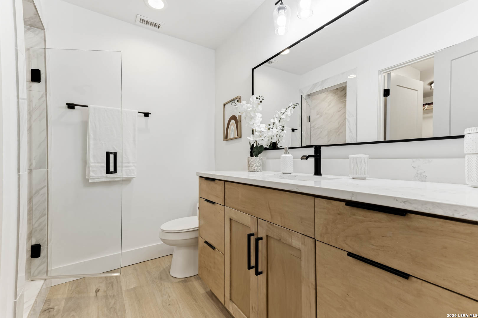 120 W Hosack St