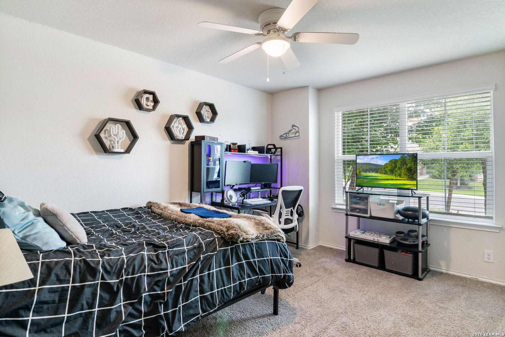 15502 Crimson Topaz
