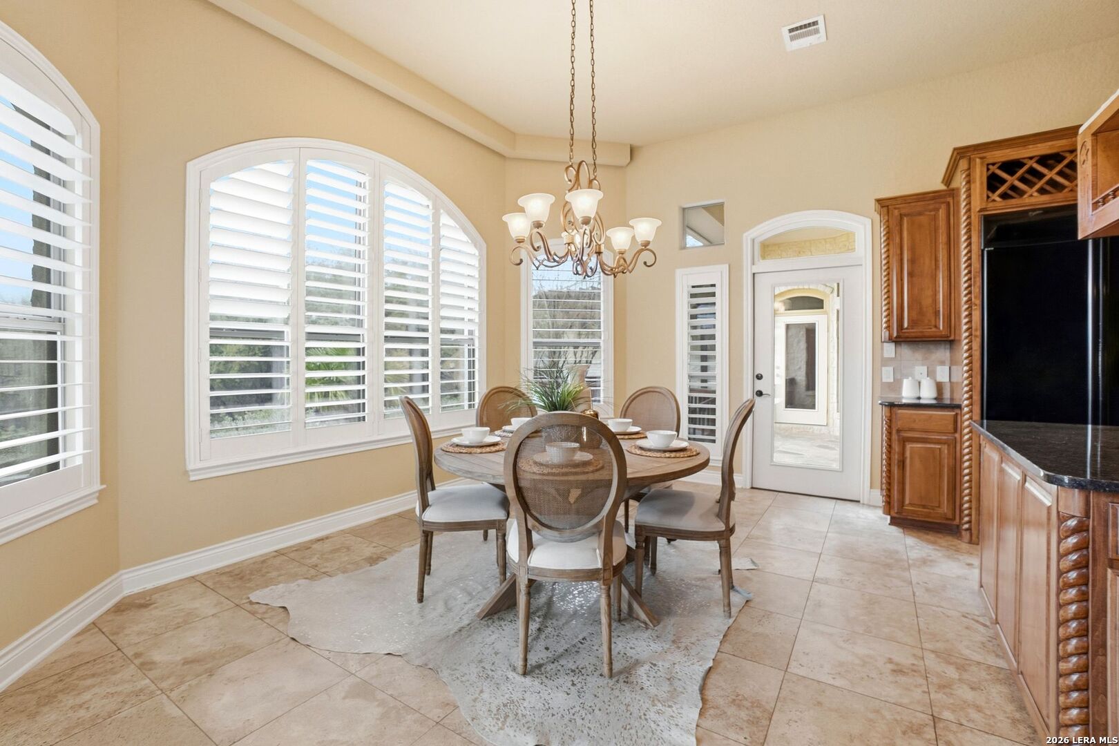 16227 San Cayetano