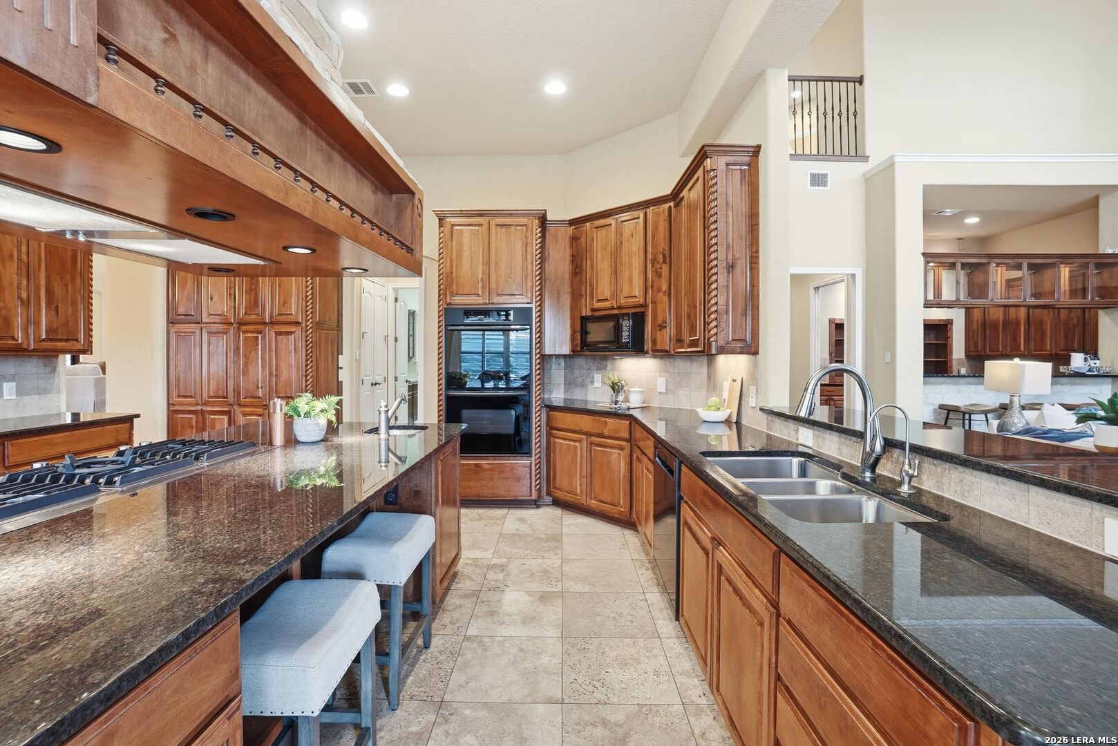 16227 San Cayetano
