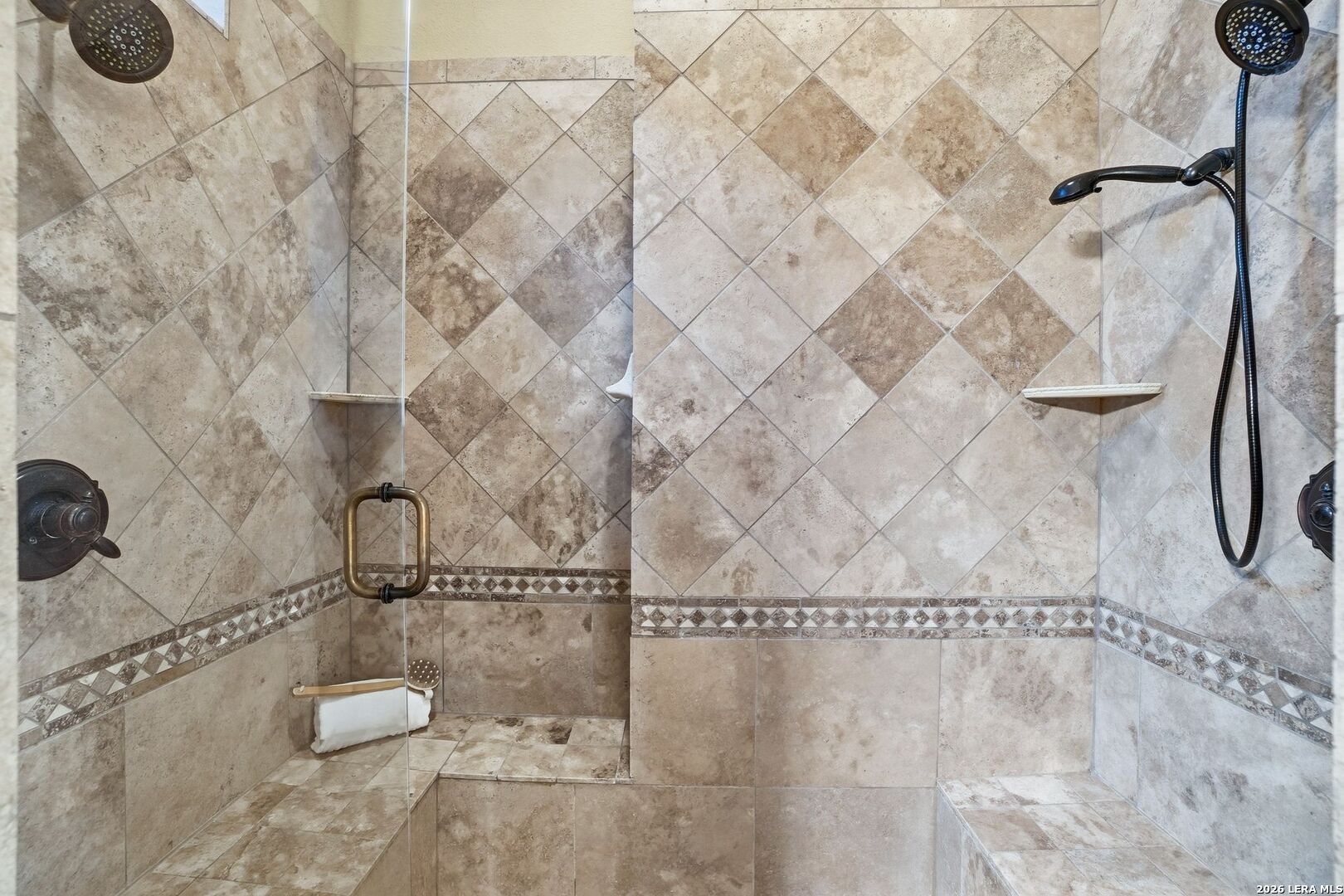 16227 San Cayetano