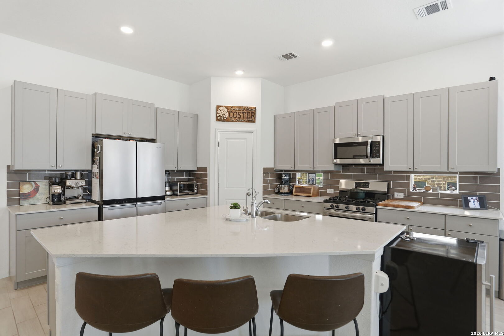 8912 Luciano Ridge