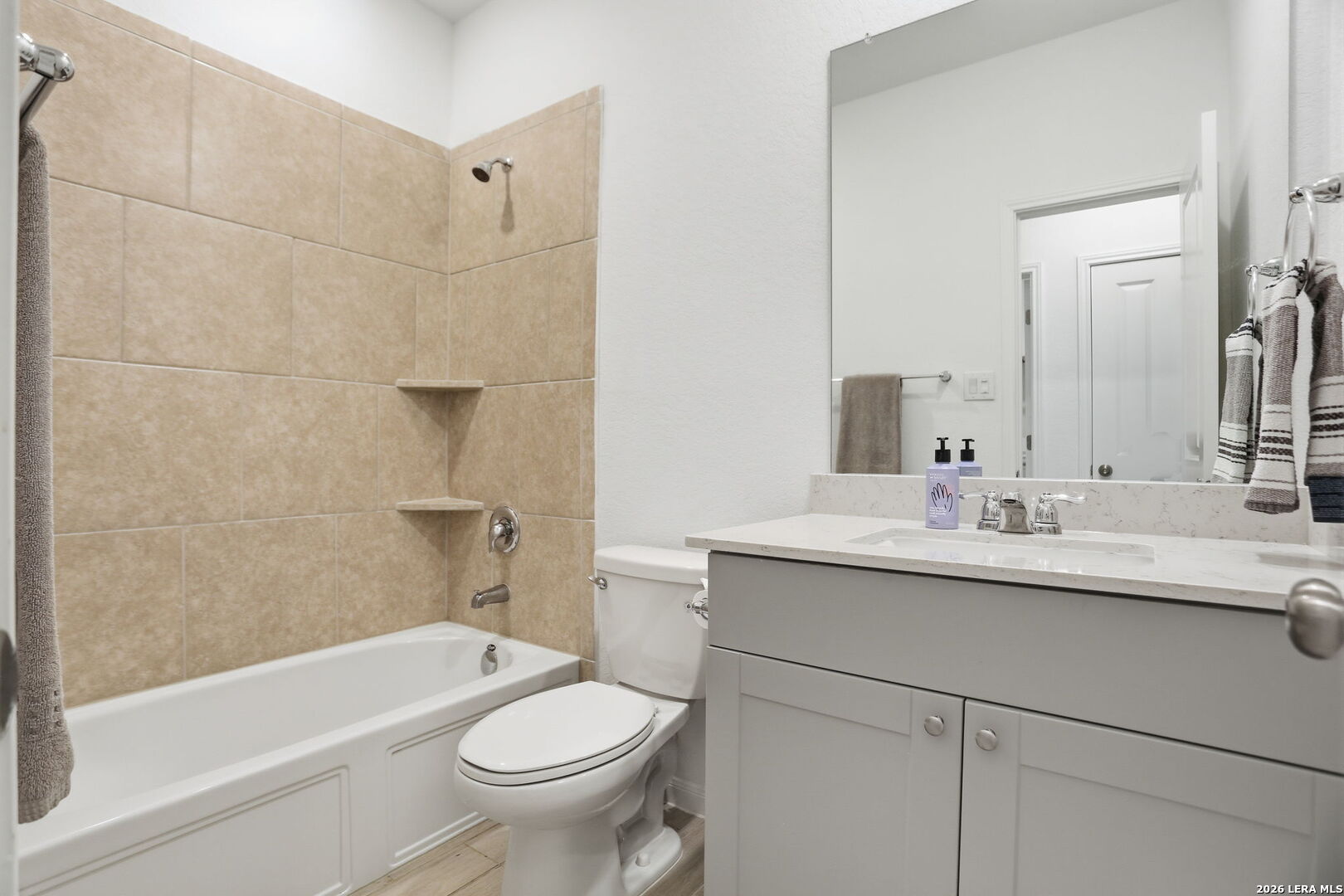8912 Luciano Ridge
