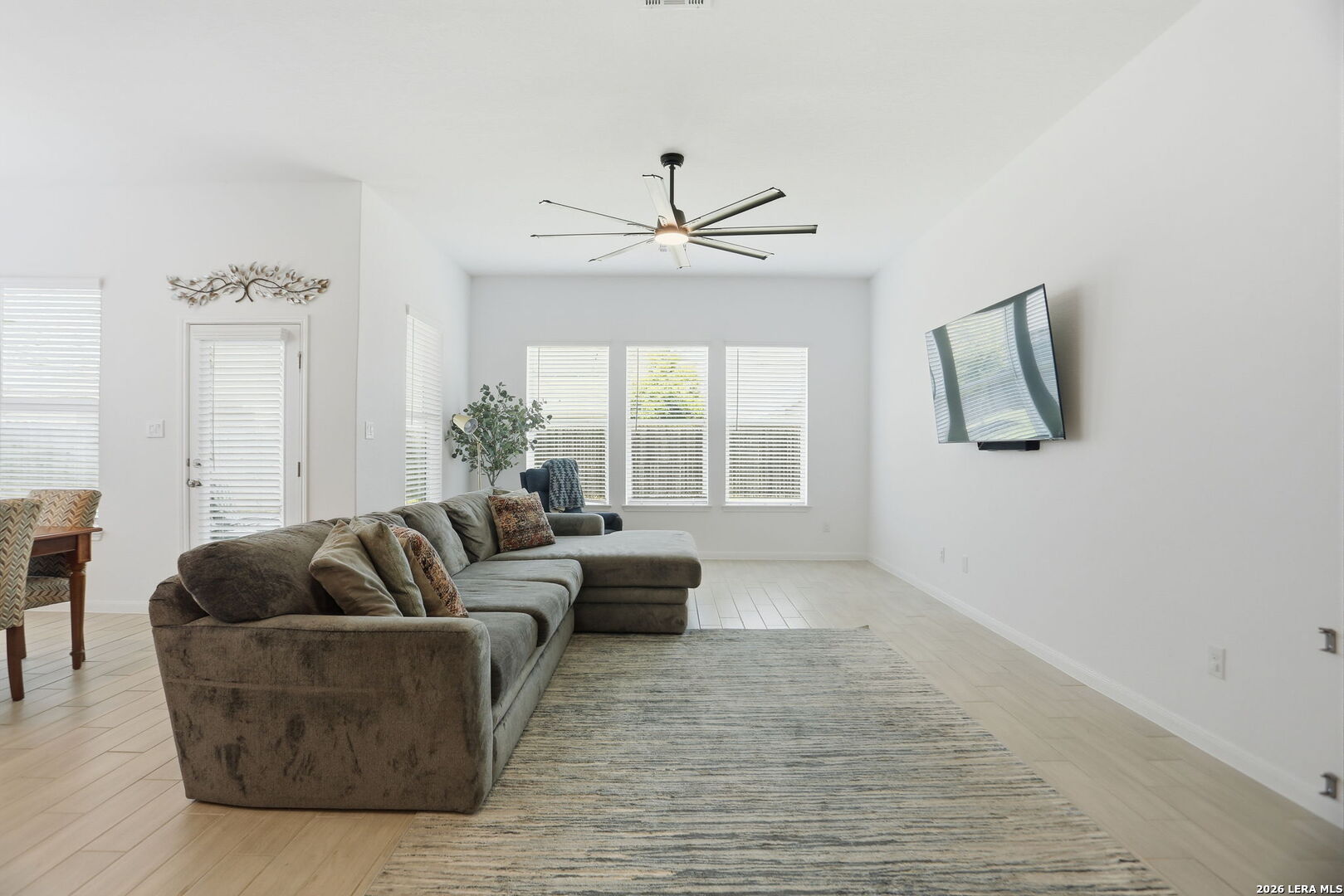 8912 Luciano Ridge