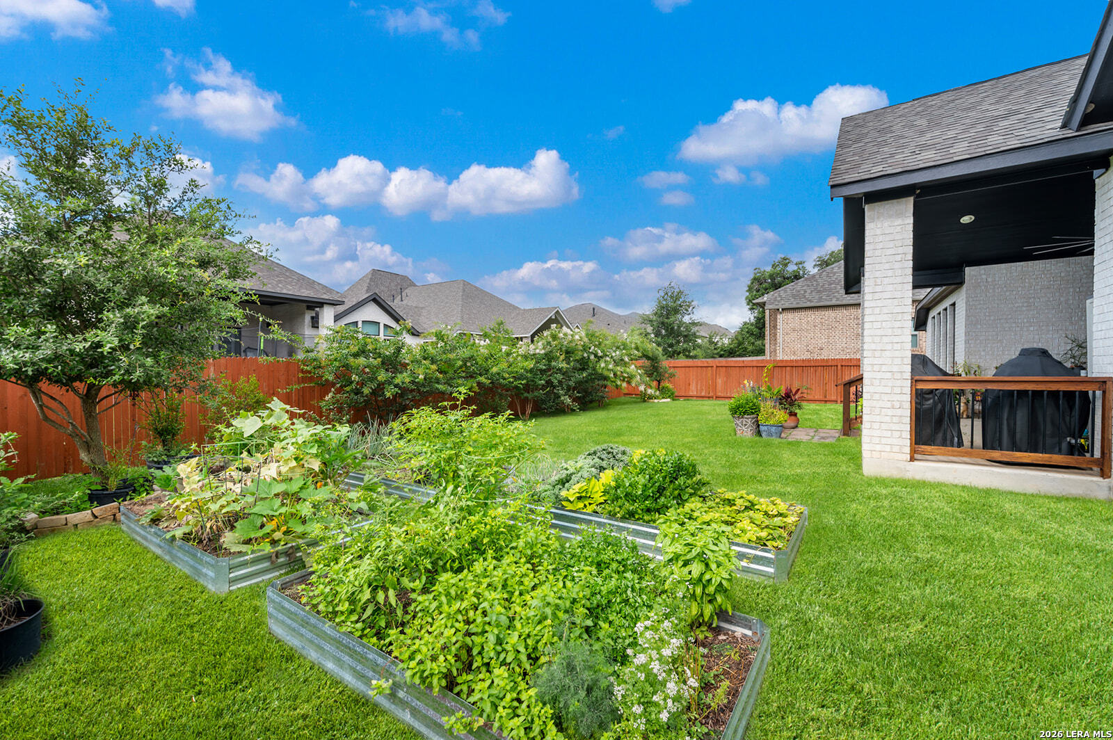 10006 SARAH PL