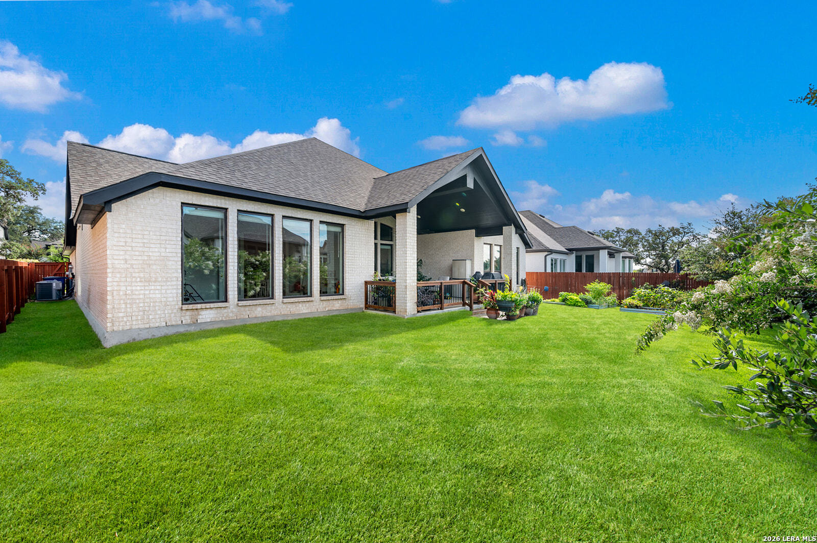 10006 SARAH PL