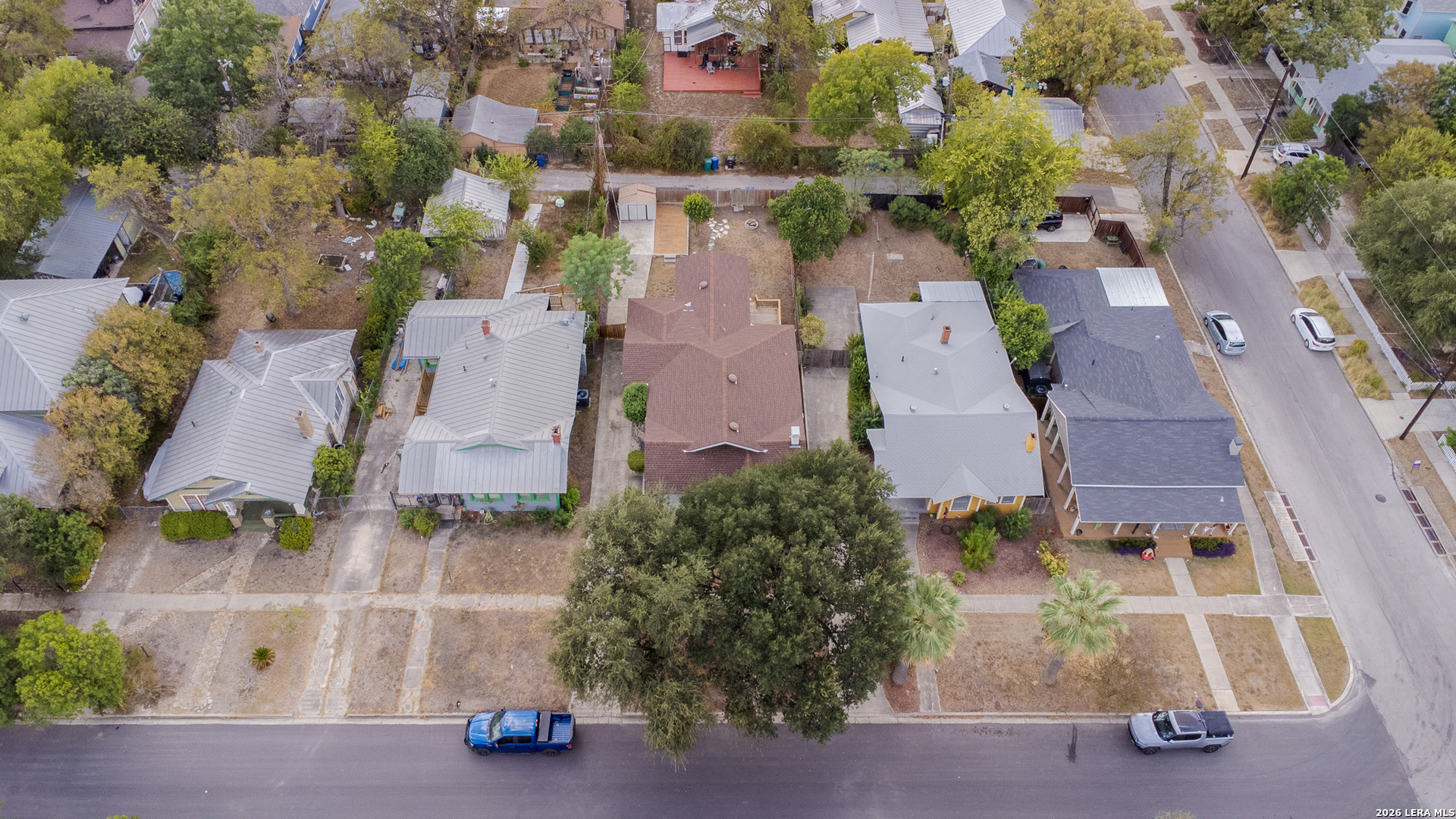 624 W AGARITA AVE