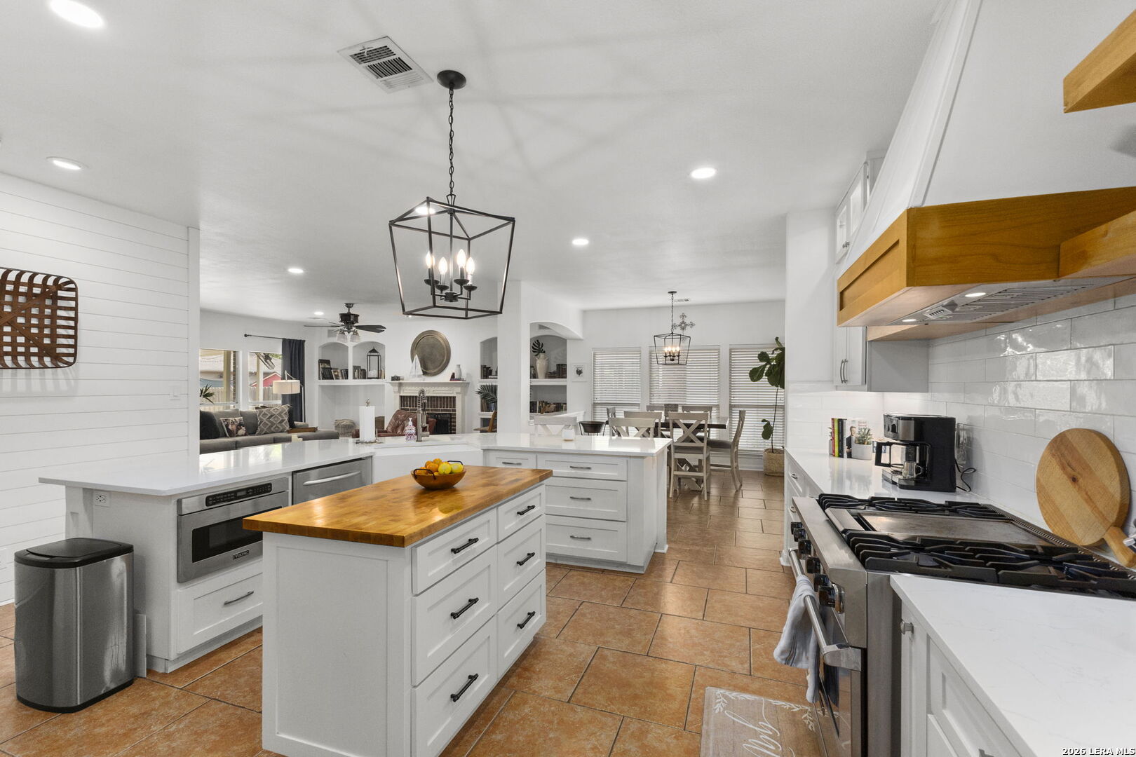 13506 Chamber Oaks