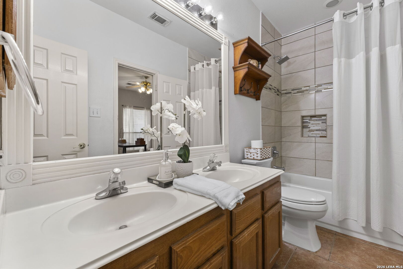 13506 Chamber Oaks