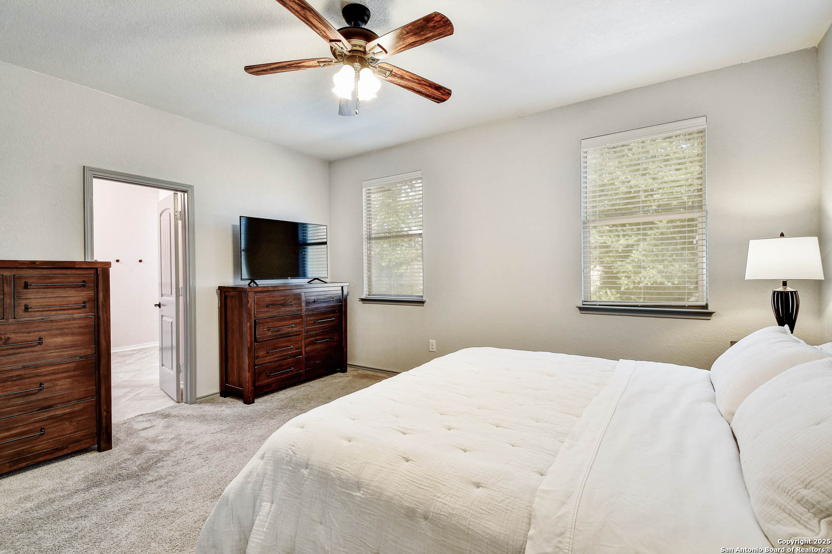 1407 Nicholas Manor
