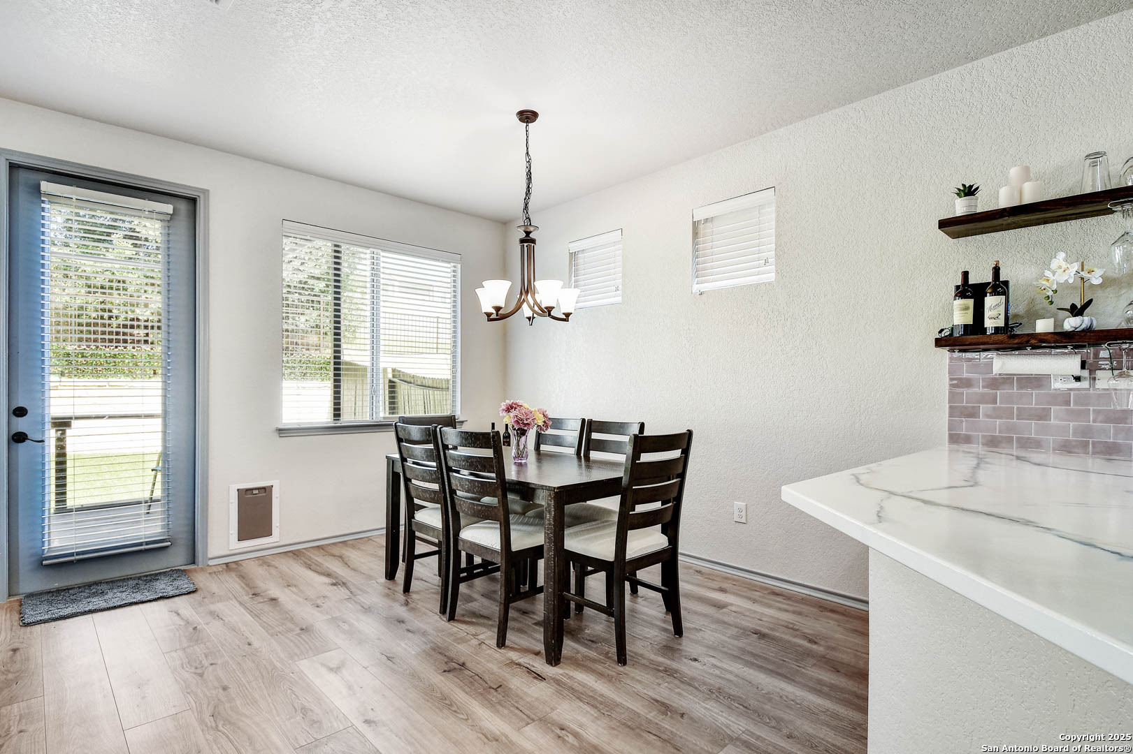 1407 Nicholas Manor
