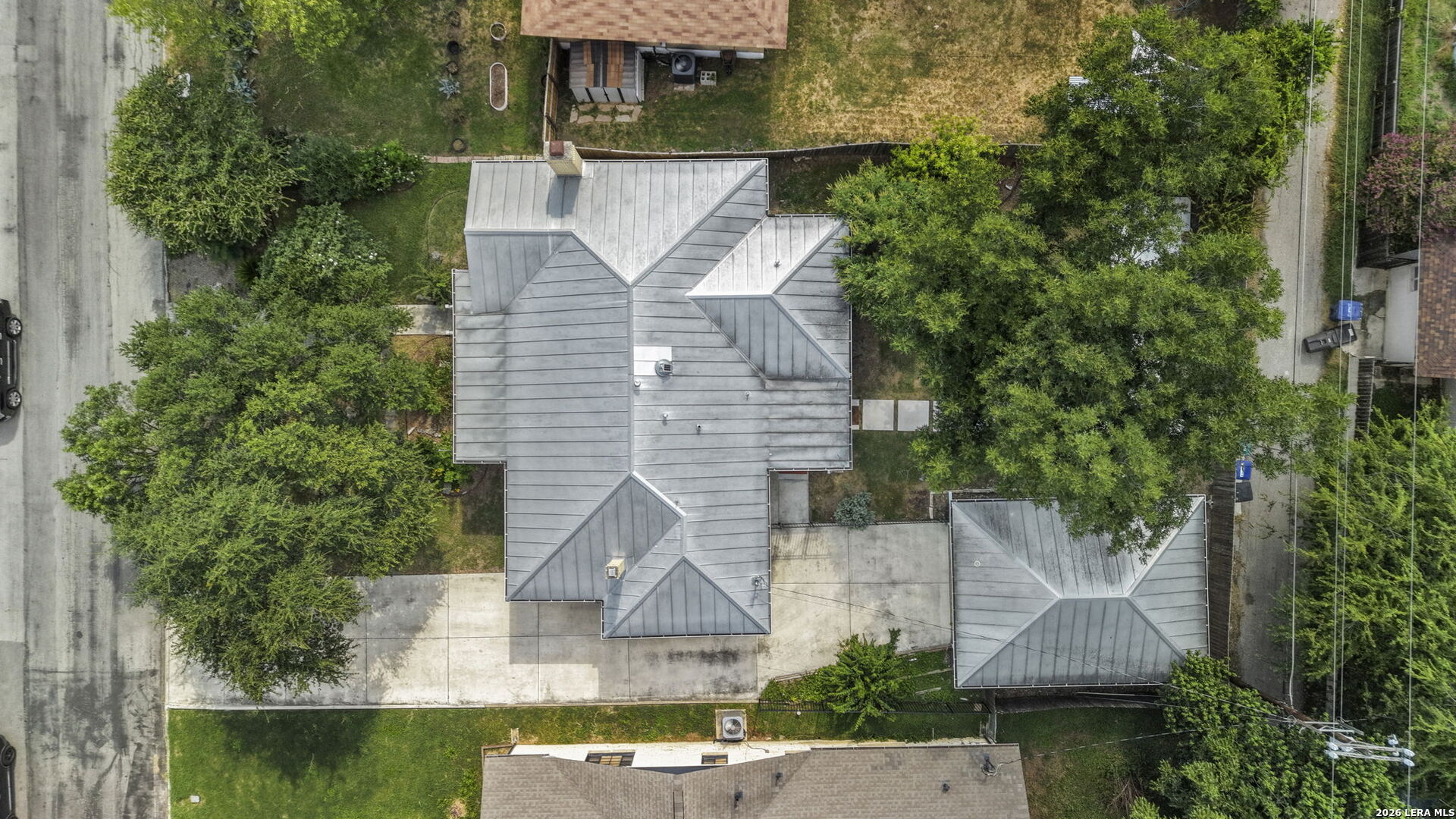 2423 W SUMMIT AVE
