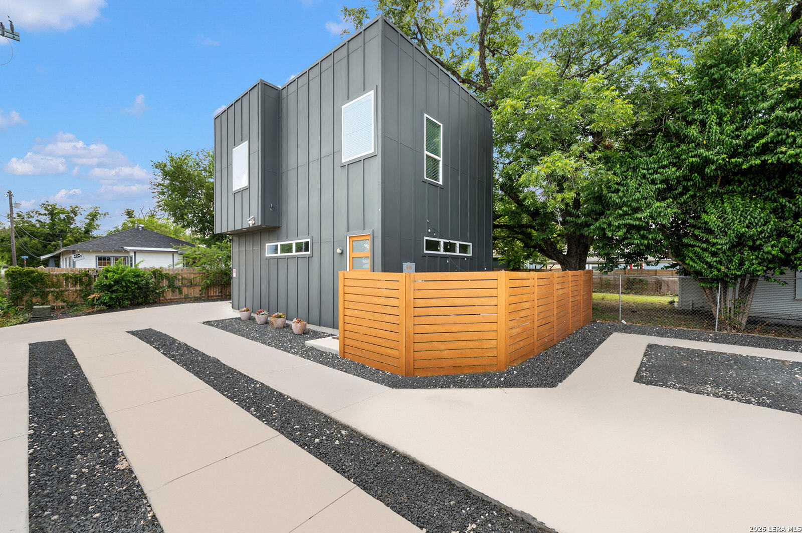 618 N Gevers St. Unit: 101