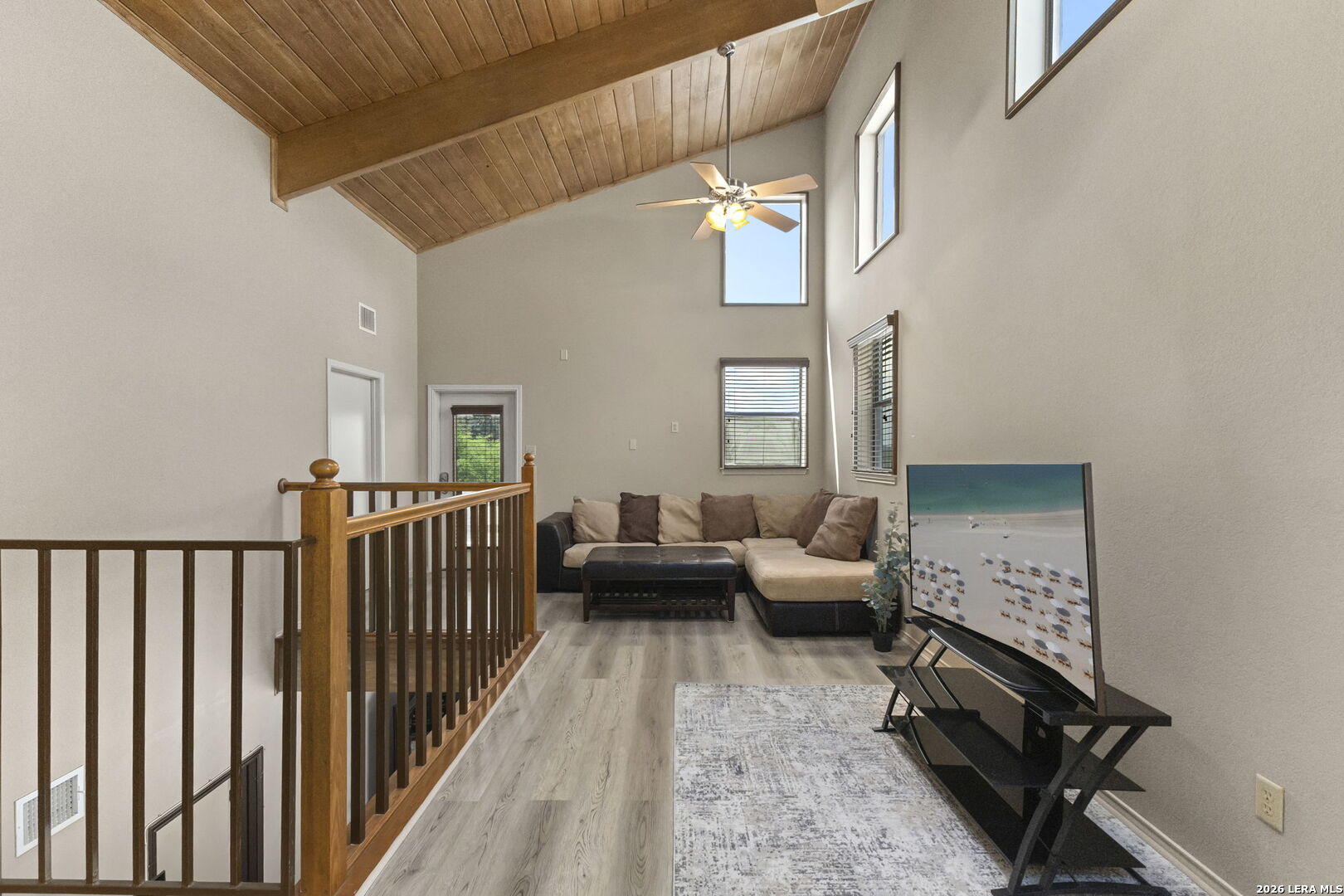 8726 Mountain Top