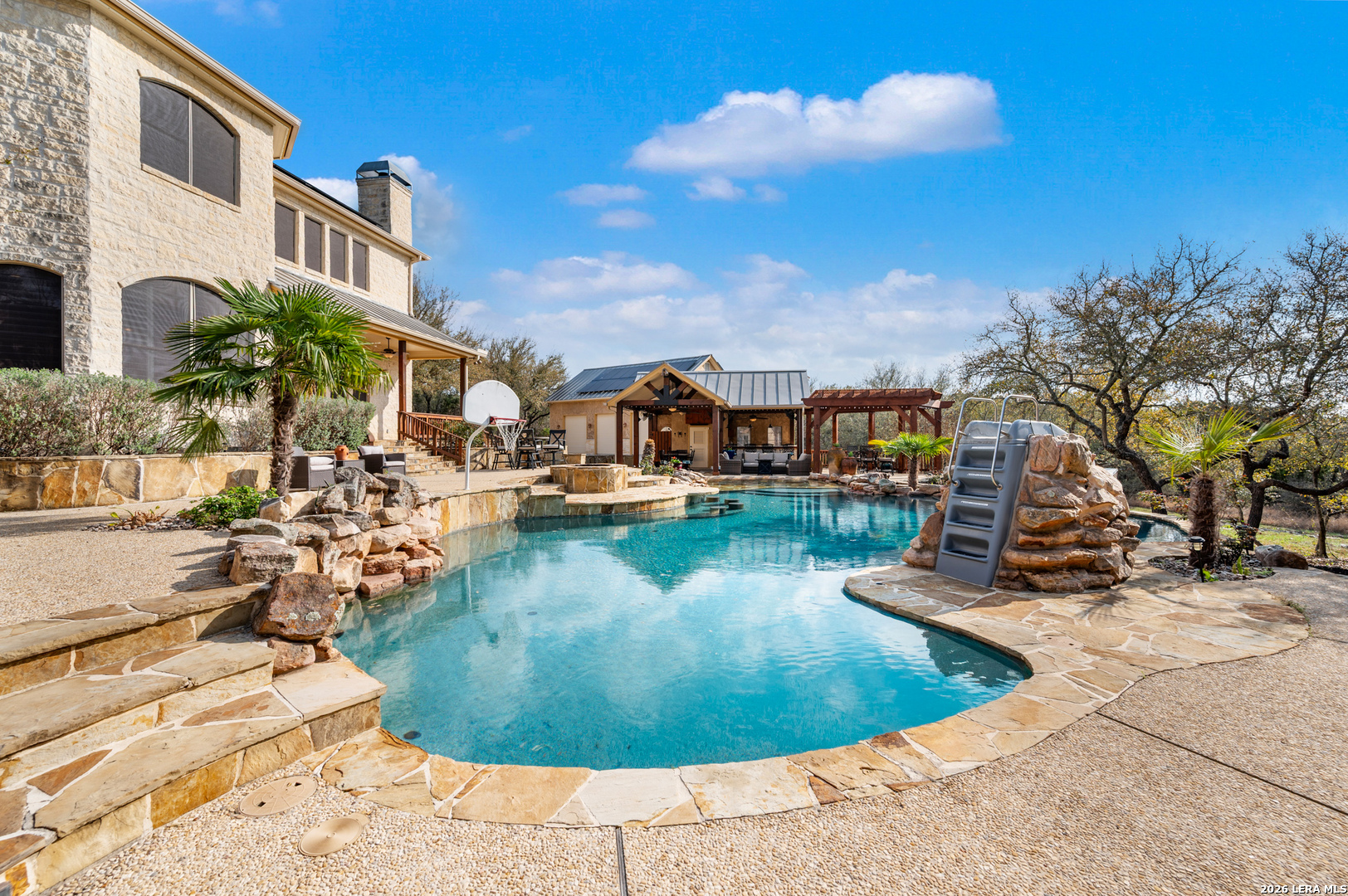 16227 San Cayetano