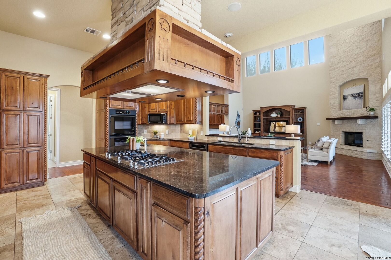 16227 San Cayetano