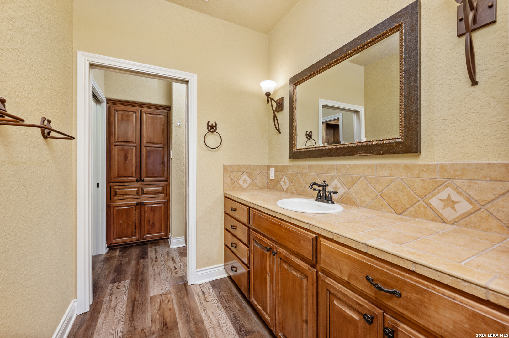 16227 San Cayetano