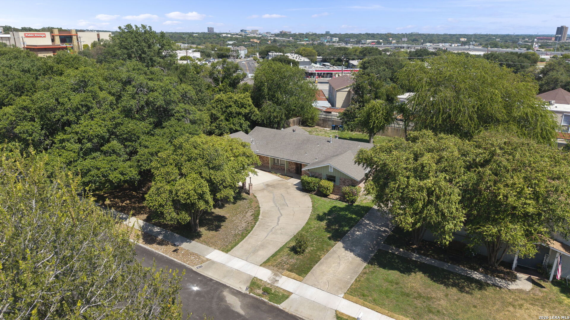 8610 DUDLEY DR