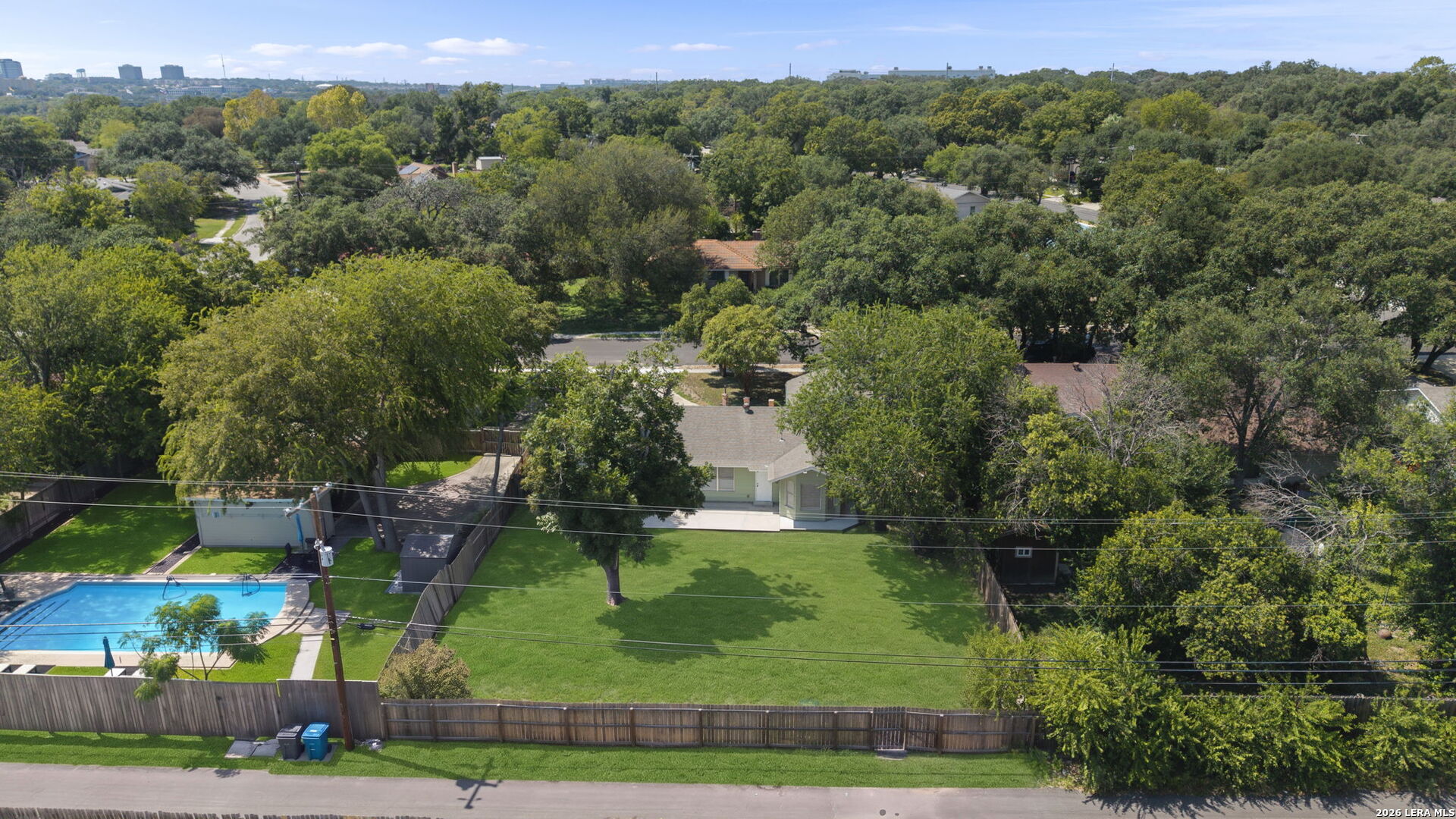 8610 DUDLEY DR
