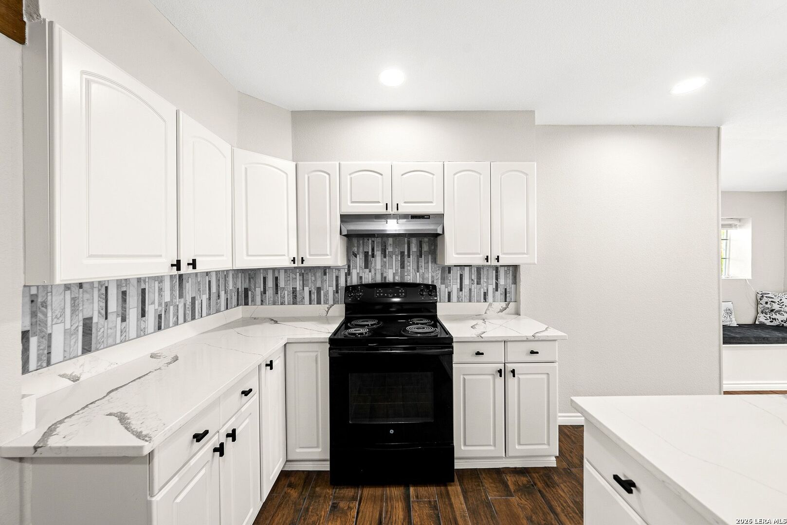225/255/285 SAN ANTONIO AVE
