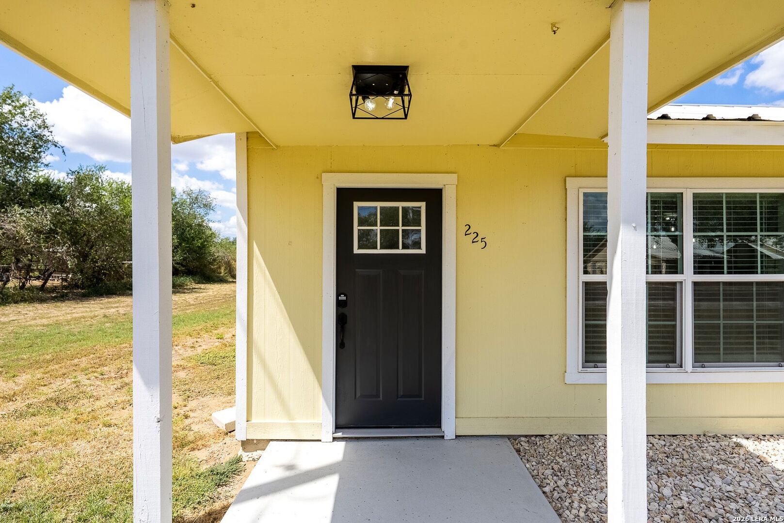 225/255/285 SAN ANTONIO AVE