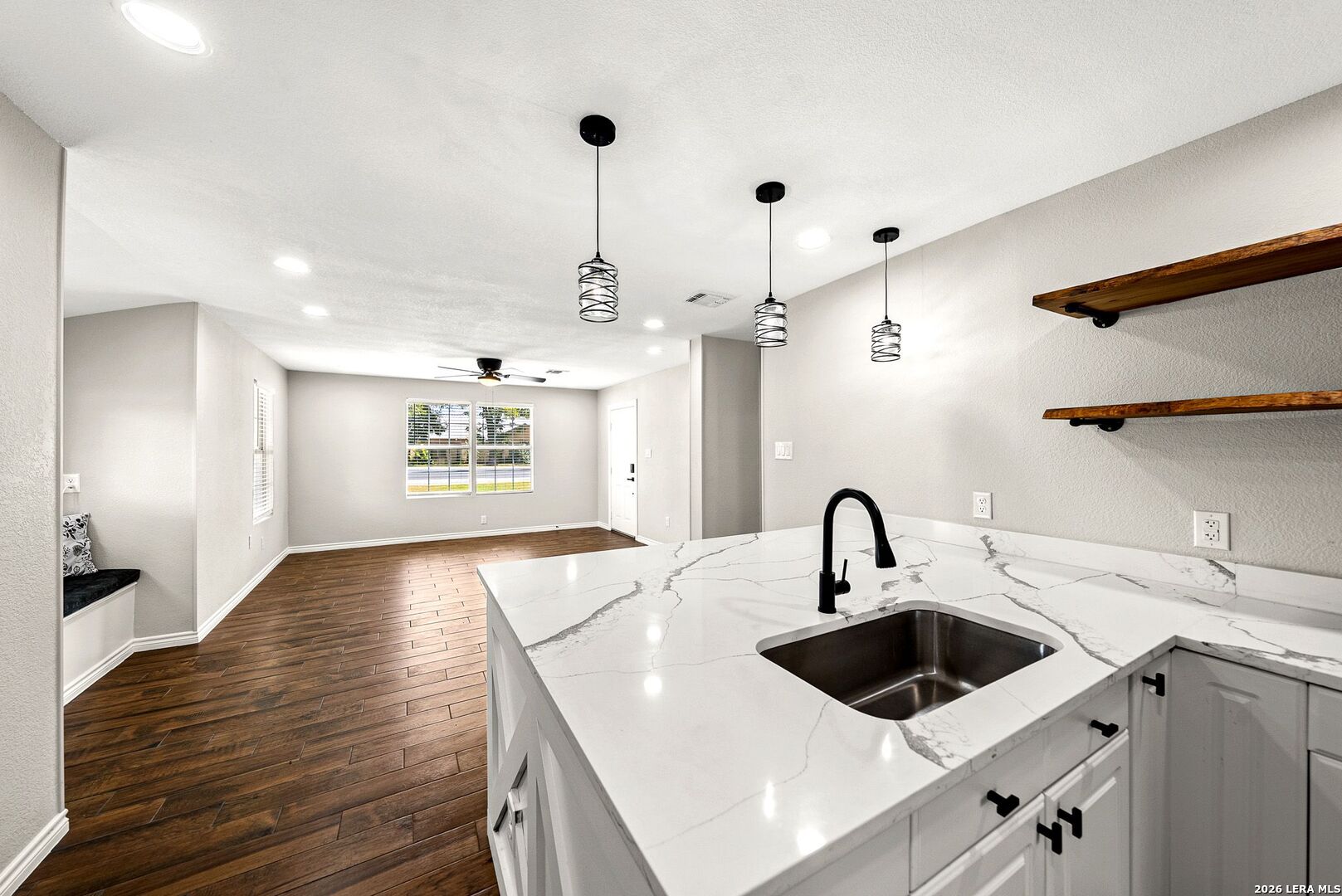 225/255/285 SAN ANTONIO AVE