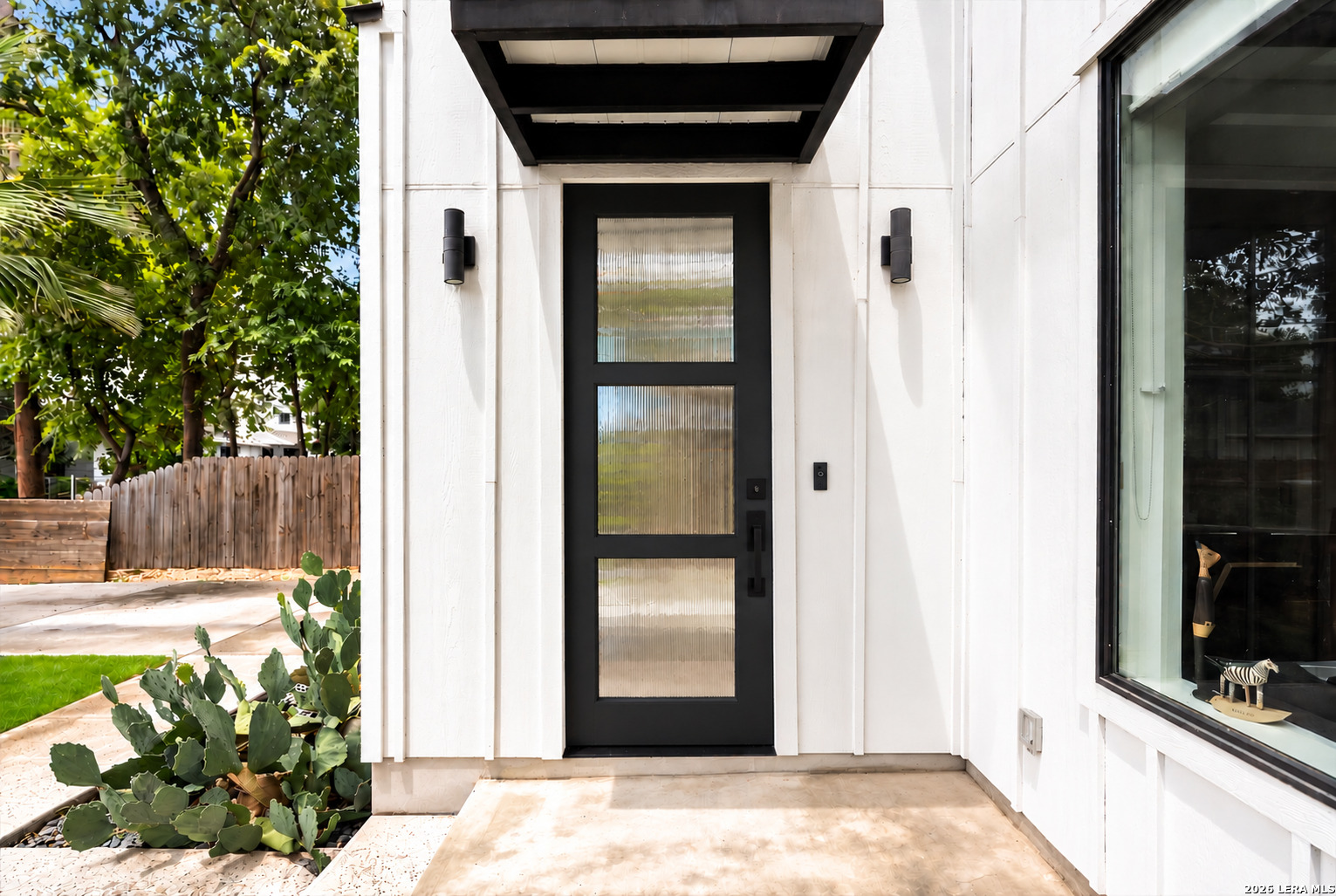 215 DOUGLAS WAY ST