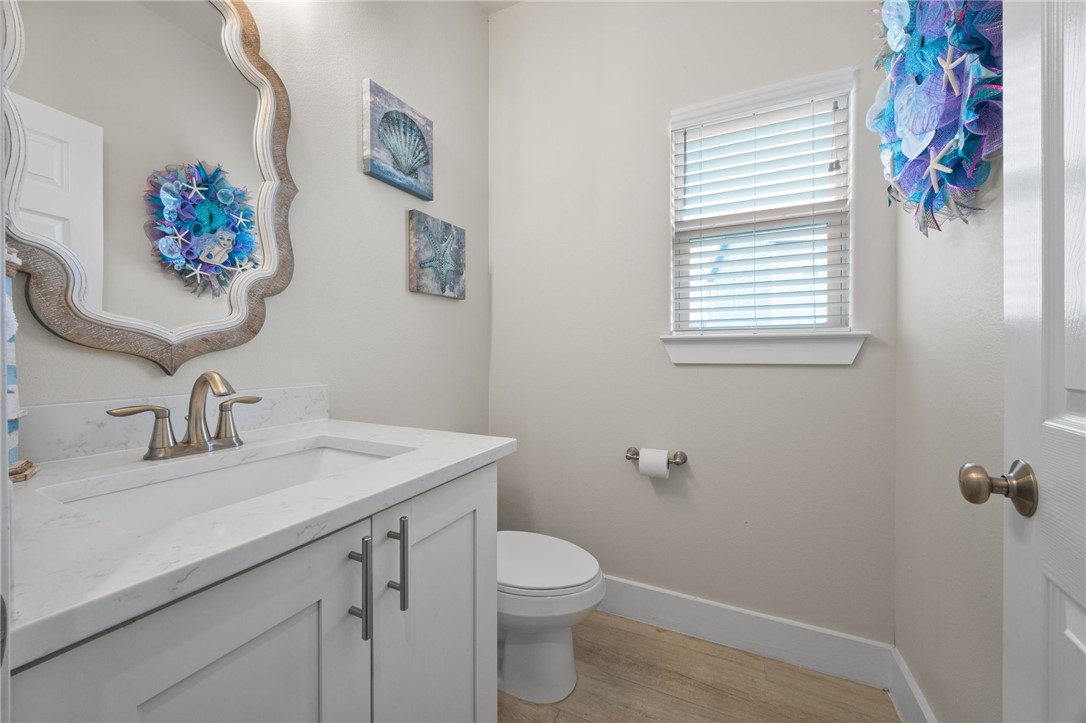 162 La Concha Blvd 38