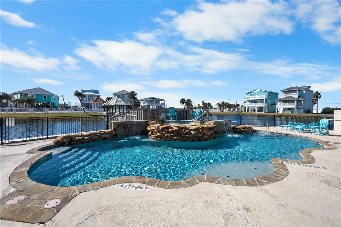 162 La Concha Blvd 38